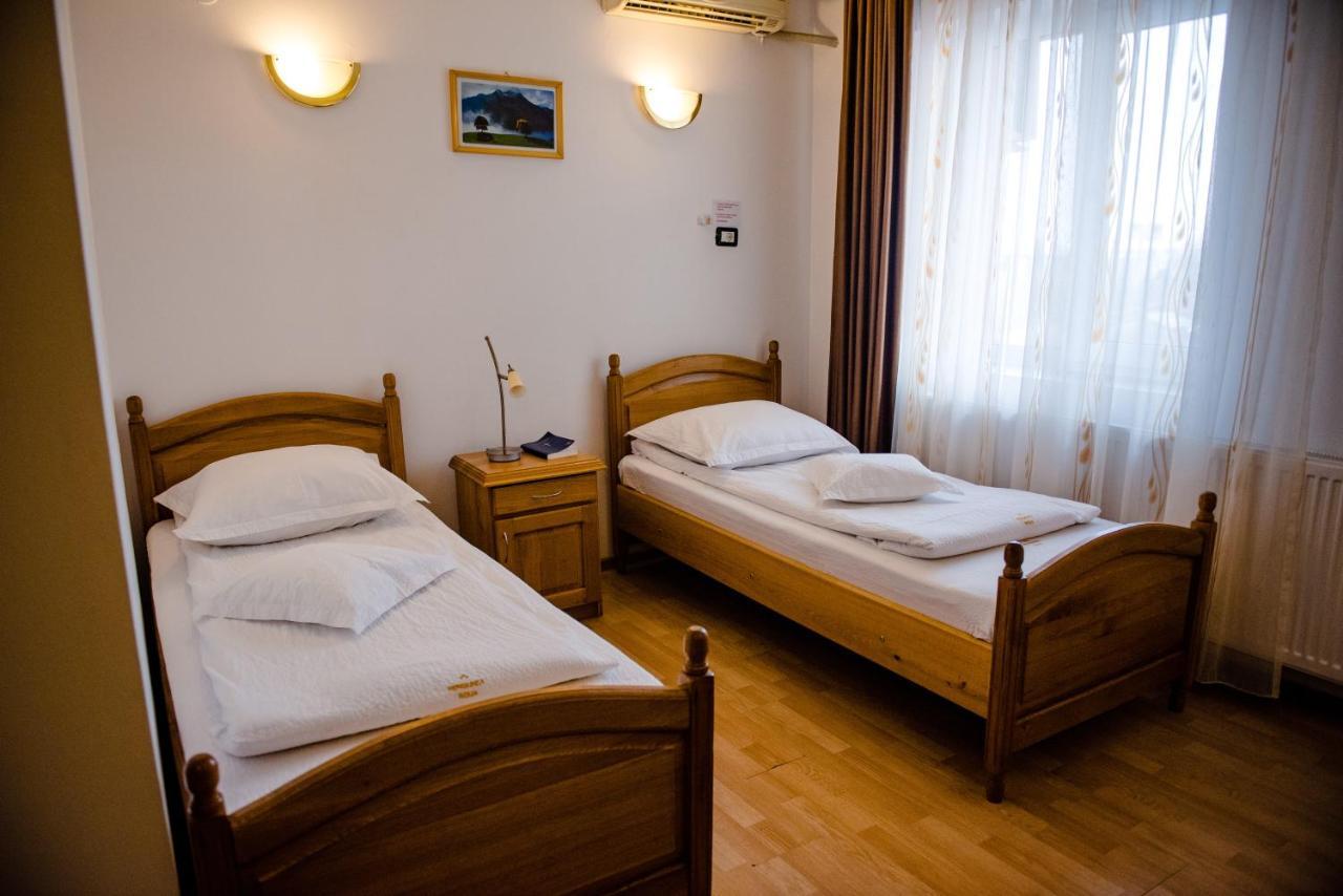 Pensiune Roua 2 Arad Kültér fotó